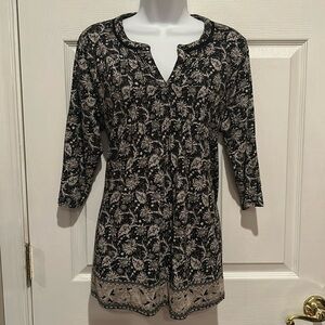 Lucky Brand Black and White Print vneck Top Sz 1X